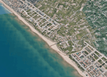 Oliva cierra al baño varias playas de su término municipal