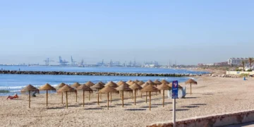 La protesta de los socorristas en Alboraya: “Estamos hartos, este no es nuestro trabajo”