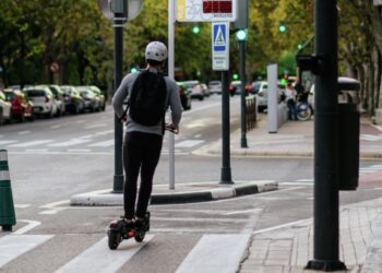 La Policía Local y Cecotec diseñarán el primer patinete eléctrico policial en España