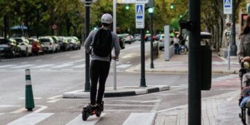Los patinetes ya tienen "matrícula": Tráfico activa el registro obligatorio para poder asegurarlos