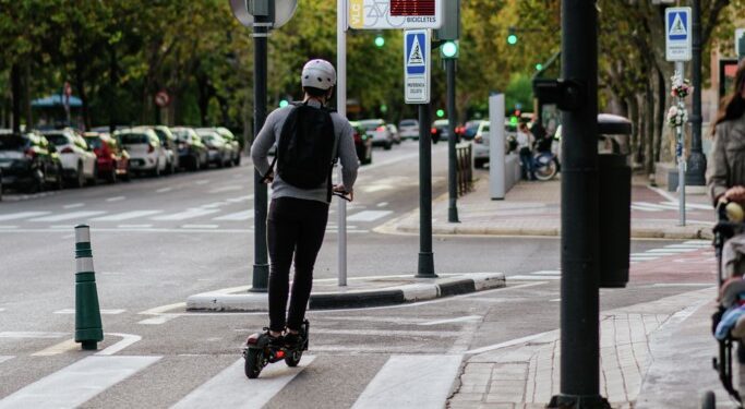 La Policía Local y Cecotec diseñarán el primer patinete eléctrico policial en España 1 La Policía Local y Cecotec diseñarán el primer patinete eléctrico policial en España