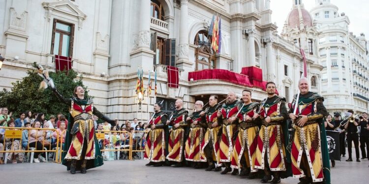 Valencia inaugura la XXI edición de los Moros y Cristianos con pregón de Mónica Gil y novedades para 2025 1 La Ciudad de Valencia se queda sin Entrada de Moros y Cristianos este 2025