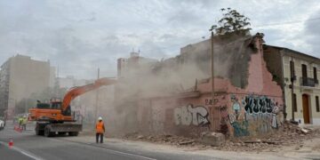 El Ayuntamiento elimina la “acera de la muerte” de la calle Sant Vicent Màrtir