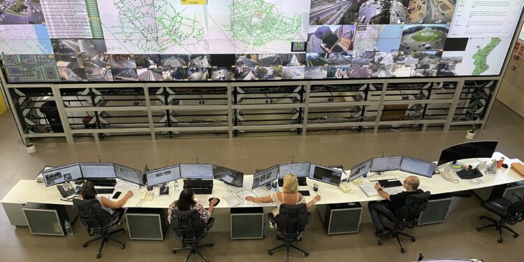Valencia, la ciudad europea con más semáforos por habitante, abre su Centro de Gestión de Tráfico al público 1 Valencia, la ciudad europea con más semáforos por habitante, abre su Centro de Gestión de Tráfico al público
