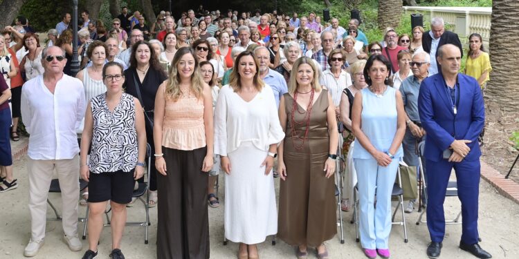 Arranca el nuevo curso de la Universitat Popular, con más de 8.000 plazas ofertadas entre actividades de ciclo largo y autoaprendizaje y más de 1.800 actividades culturales 1 Arranca el nuevo curso de la Universitat Popular, con más de 8.000 plazas ofertadas entre actividades de ciclo largo y autoaprendizaje y más de 1.800 actividades culturales