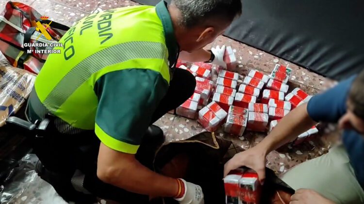 Detenido el conductor de un camión por transportar más de tonelada y media de hachís