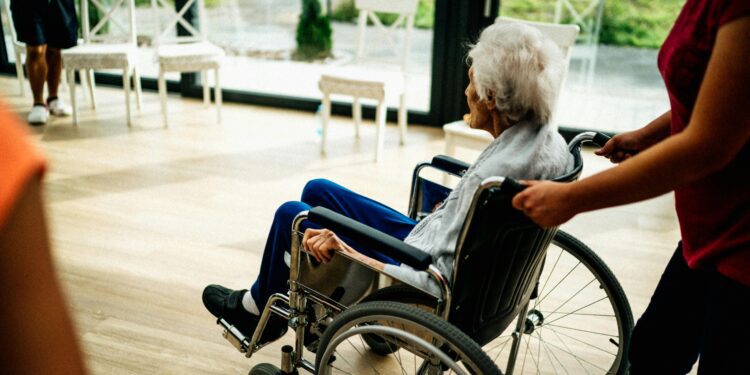 El Servicio de Ayuda a Domicilio pasa a ser gratuito en Valencia 1 El Servicio de Ayuda a Domicilio pasa a ser gratuito en Valencia