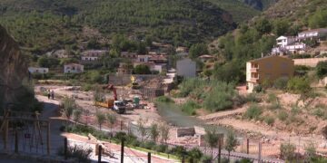 Sin puente ni pasarelas: Sot de Chera sigue luchando por reconstruir sus infraestructuras tras la DANA