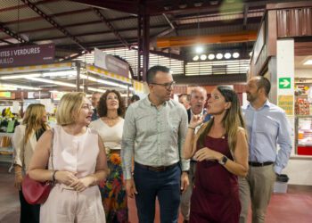 La Diputació de Valéncia vende 9.000 bonos en cinco horas para comprar en comercios afectados por la dana de 26 municipios 8 La Diputació de Valéncia vende 9.000 bonos en cinco horas para comprar en comercios afectados por la dana de 26 municipios
