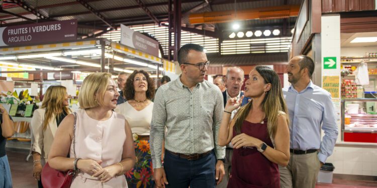 La Diputació de Valéncia vende 9.000 bonos en cinco horas para comprar en comercios afectados por la dana de 26 municipios 1 La Diputació de Valéncia vende 9.000 bonos en cinco horas para comprar en comercios afectados por la dana de 26 municipios