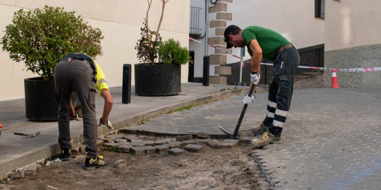 El Ayuntamiento de Morella repara los baches de la cuesta entre la calle La Font y el planet