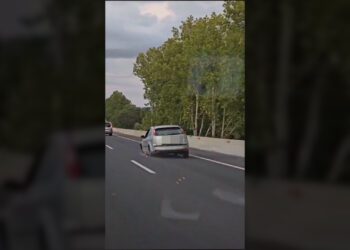 Una conductora con tasa de alcohol positiva circulaba sin dos ruedas tras reventón por carretera de Mallorca