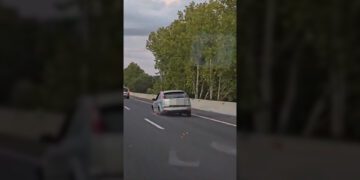 Una conductora con tasa de alcohol positiva circulaba sin dos ruedas tras reventón por carretera de Mallorca