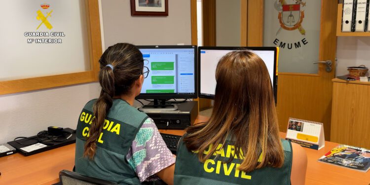 Detenida una persona por obtener imágenes de carácter sexual de menores de edad a través de las redes sociales