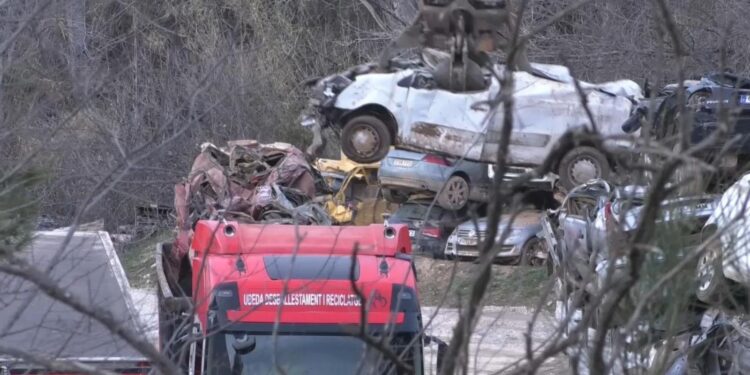 Los propietarios de coches desaparecidos por la DANA deberán devolver las ayudas si no se resuelve la situación antes de fin de año 1 Los propietarios de coches desaparecidos por la DANA deberán devolver las ayudas si no se resuelve la situación antes de fin de año
