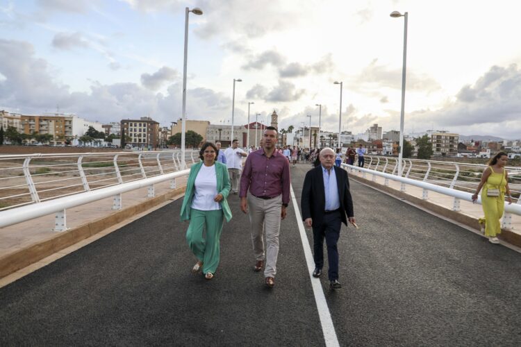 Diputació de Valéncia reabre al tráfico el puente de Carlet que colapsó por la riuà