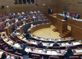 Bronca de inicio en Les Corts: sin minuto de silencio por Gaza y denuncia socialista por el veto a debatir el aforamiento de Mazón
