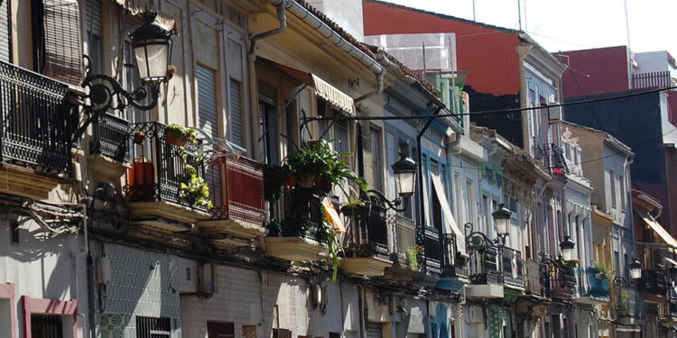 Fiestas de madrugada, venta de drogas y falta de convivencia: Catalá continúa con el descontrol en el Cabanyal 1 Fiestas de madrugada, venta de drogas y falta de convivencia: Catalá continúa con el descontrol en el Cabanyal