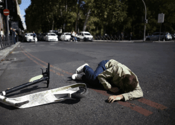 Muere un hombre de 40 años tras caer de su patinete eléctrico en Vinaròs