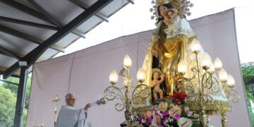 La imagen peregrina de la Virgen de los Desamparados visita Náquera