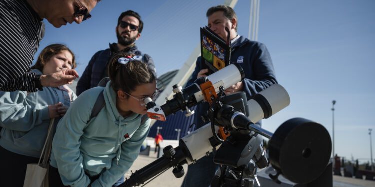 Ciutat de les Arts i les Ciències encuentro sobre astrofotografía y observaciones con telescopios 1 Ciutat de les Arts i les Ciències encuentro sobre astrofotografía y observaciones con telescopios
