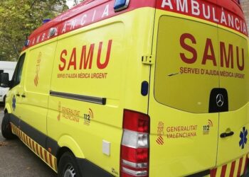 Un agricultor rescatado tras una caída a una acequia