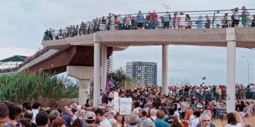 5.000 personas se reúnen en la nueva protesta contra Mazón