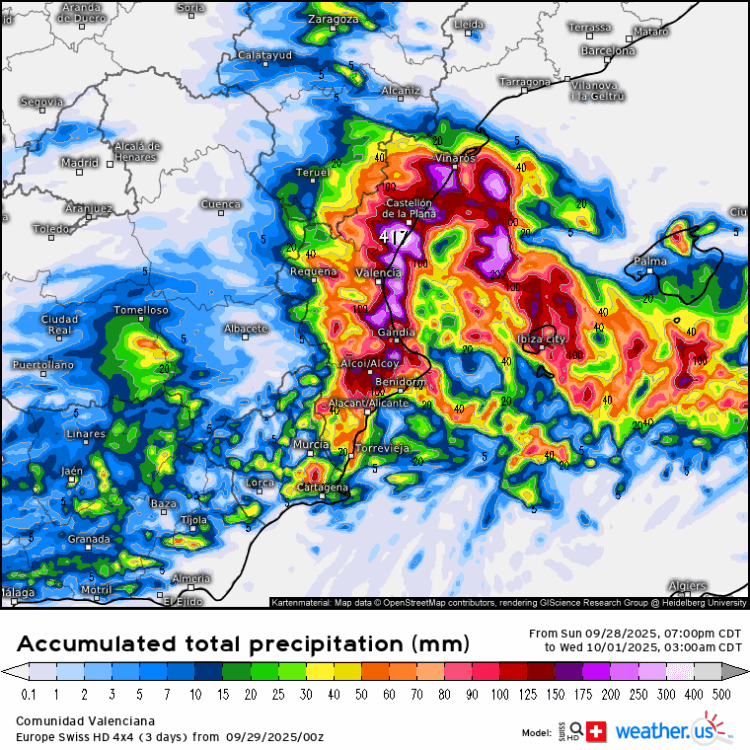 Gandía acumula 100 litros esta mañana y una fuerte tromba se está situando frente a la costa de Valencia