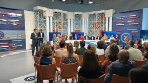 À Punt presenta ante los medios su nueva programación de otoño 6 Gz QJrRXcAARSDW