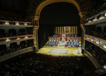 Clara Sanz Sobrino es proclamada como Reina de las Fiestas de Castellón