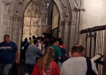 La Catedral de Valencia establece normas para la acogida de peregrinaciones al Santo Cáliz