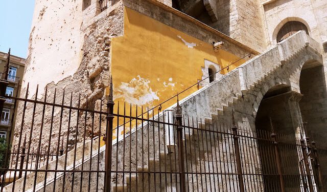 El Ayuntamiento intervendrá en las Torres de Quart 1 El Ayuntamiento intervendrá en las Torres de Quart