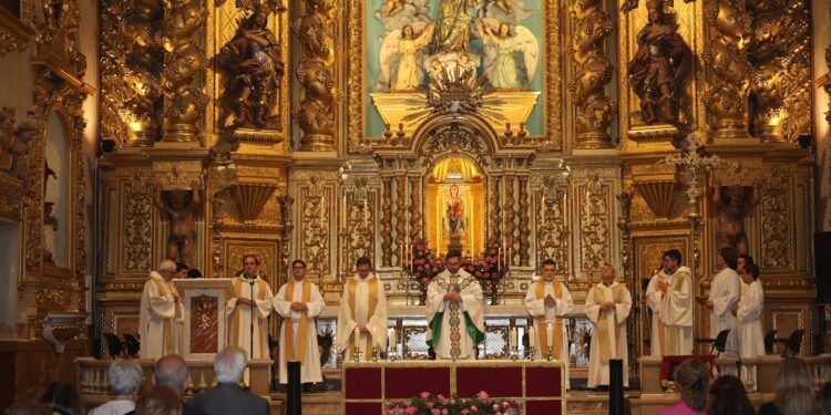 Torrent concluye las fiestas en honor a la Mare de Déu del Pòpul en el año de su 25 aniversario 1 Torrent concluye las fiestas en honor a la Mare de Déu del Pòpul en el año de su 25 aniversario