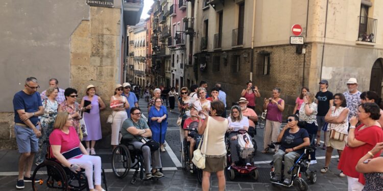 COCEMFE reclama garantizar el turismo inclusivo en España