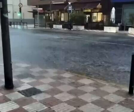 La carretera que atraviesa Tavernes de la Valldigna inundada 1 La carretera que atraviesa Tavernes de la Valldigna inundada
