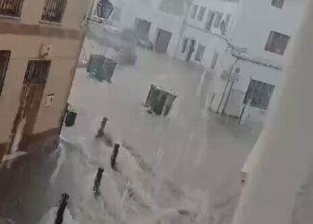 Las calles de Oliva transformadas en ríos