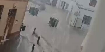 Las calles de Oliva transformadas en ríos