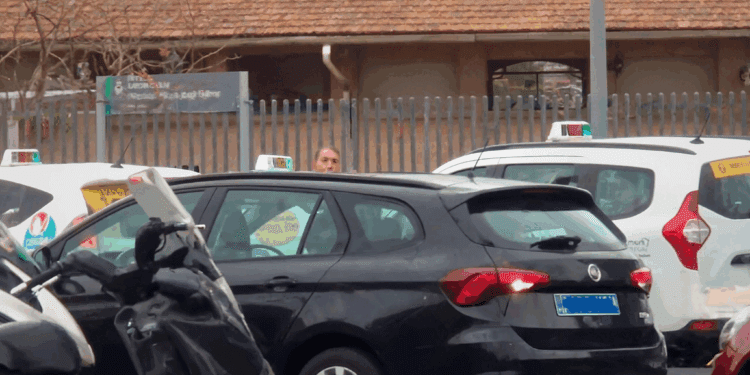 Los taxistas denuncian intrusismo de VTC en Valencia y exigen más inspecciones en verano 1 Los taxistas denuncian intrusismo de VTC en Valencia y exigen más inspecciones en verano