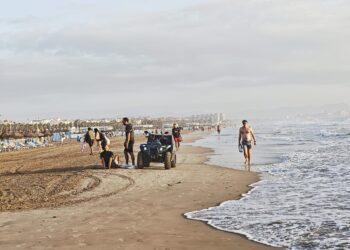 Los robos madrugan en las playas urbanas de Valencia