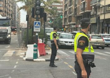 52 agentes de Policía Local para evitar atascos en el primer día de colegio por el cierre de Giorgeta/Pérez Galdós 1 52 agentes de Policía Local para evitar atascos en el primer día de colegio por el cierre de Giorgeta/Pérez Galdós