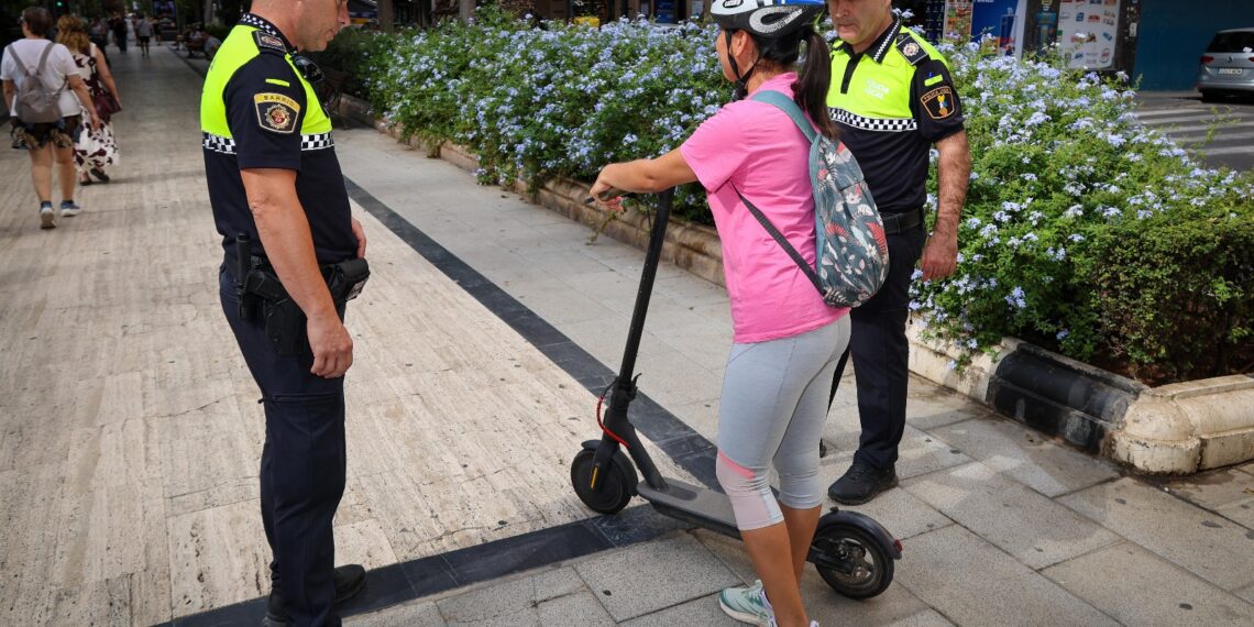 Torrent refuerza el control del uso de patinetes eléctricos con una nueva campaña ejecutiva a los usuarios