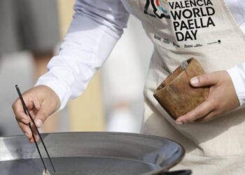 El chef Frederic Gallego, de Francia, gana el World Paella Day 2025