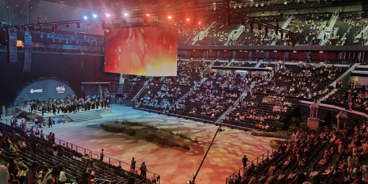 El Roig Arena se estrena con la Gala Elección candidatas a Falleras Mayores. Bienvenidas Fallas 2026 1 El Roig Arena lleno para la Gala Elección candidatas a Falleras Mayores 2026