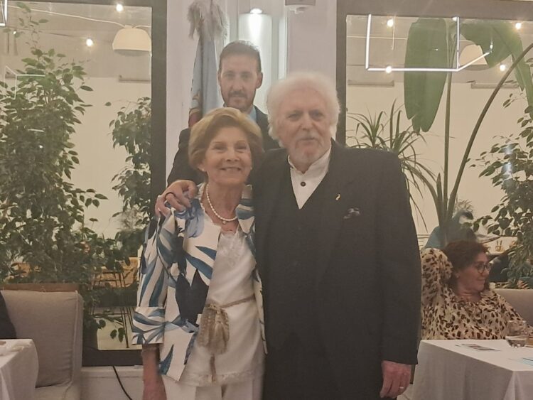 El Grup d’Acció Valencianista otorgà el Premi Llealtat 2025 a Enric calvo en un sopar en l’Ateneu de Valéncia