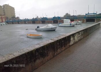 Apertura de compuertas en l'Albufera por la subida del Lago por la lluvia acumulada