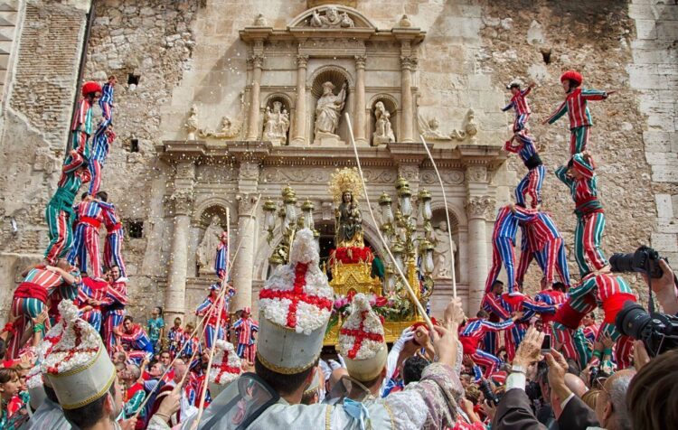 8 septiembre en Algemesí: Apoteósi folklòrica en llaor a la Mare de Déu de la Salut