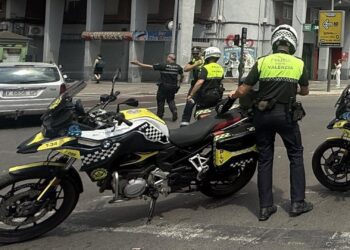 Tragedia en Valencia: muere un motorista de 51 años tras invadir el carril contrario