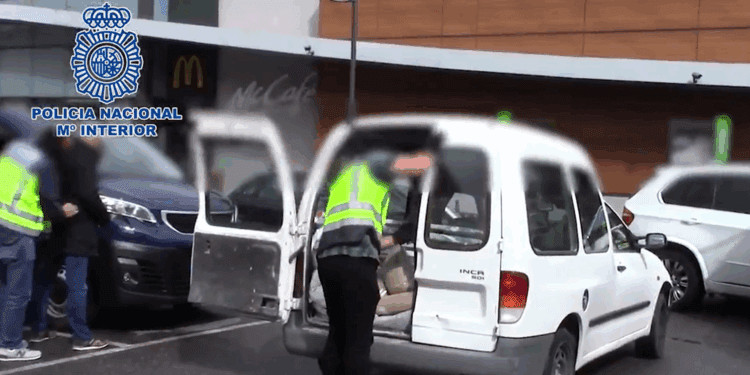 Detenido en Burriana un fugitivo condenado a 15 años de cárcel por abusos sexuales a una menor 1 Detenido en Burriana un fugitivo condenado a 15 años de cárcel por abusos sexuales a una menor