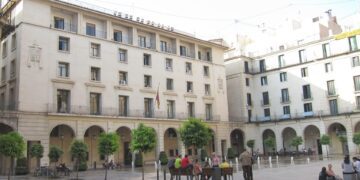 Condenan en Castellón a un joven por incitar en redes a “tirar a matar” contra migrantes en la frontera de Ceuta