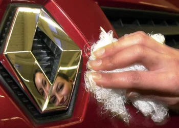 La OCU alerta de fallos en el freno de mano de seis modelos de Renault y uno de Dacia